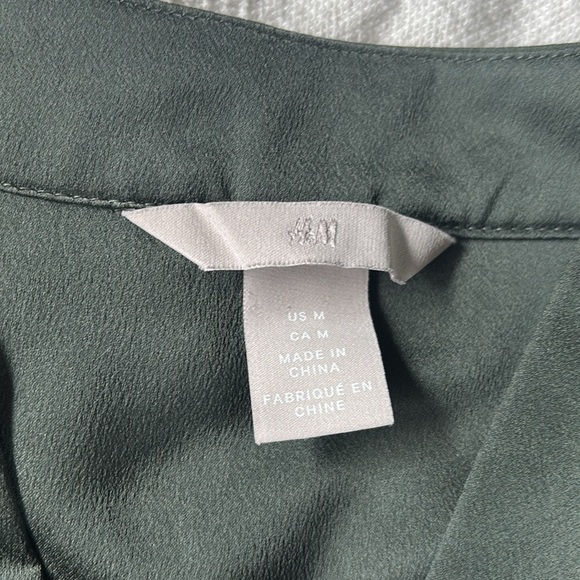 💥 H&M Blouse - Picture 2 of 11